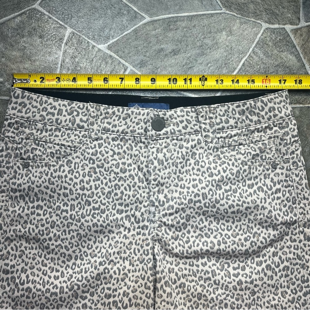 Democracy “Ab” Solution Animal Print Shorts - Picture 6 of 9